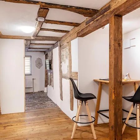 Im Gaestehaus Krone アパート *