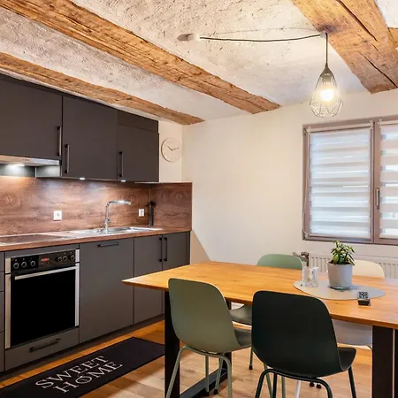 Im Gaestehaus Krone アパート