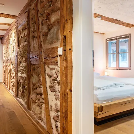 Im Gaestehaus Krone アパート *