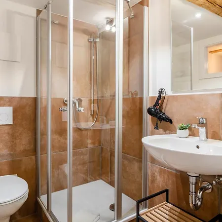 アパート Im Gaestehaus Krone