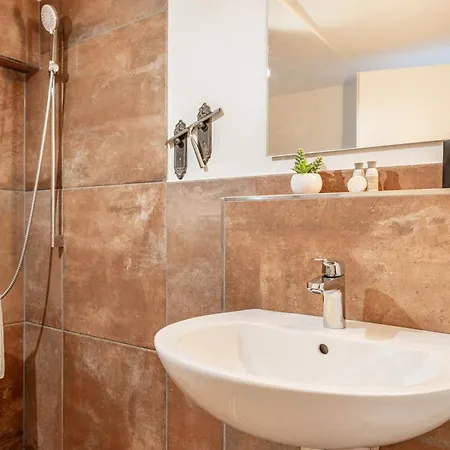 アパート Im Gaestehaus Krone *