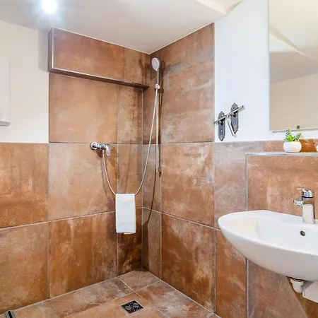 Im Gaestehaus Krone * ボートマン・ルートヴィヒスハーフェン