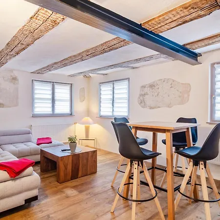 Im Gaestehaus Krone アパート *